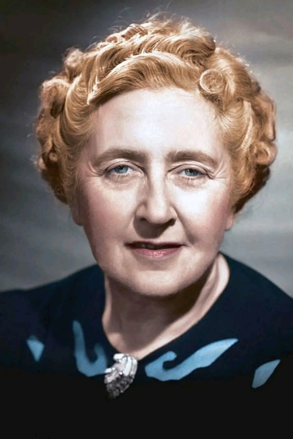 من هي السّيدة أجاثا كريستي ويكيبيديا السيرة الذاتية أجاثا كريستي Agatha Christie